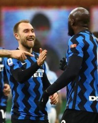  劳塔罗双响助国米登顶意甲积分榜首  