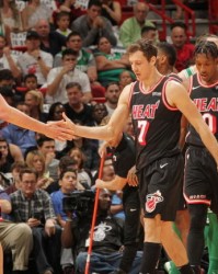  热火主场连胜遭终结无缘东部前三  