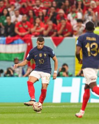  姆巴佩梅开二度助球队取胜，法甲射手榜强势登顶  