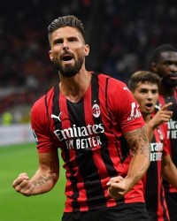  AC米兰，续约核心中场稳固阵容实力  