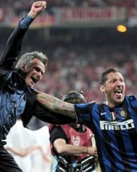  国米传奇马特拉齐现身教练席，临时指导防守  