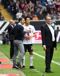  法兰克福主帅战术调整成功逆袭战胜拜仁慕尼黑  