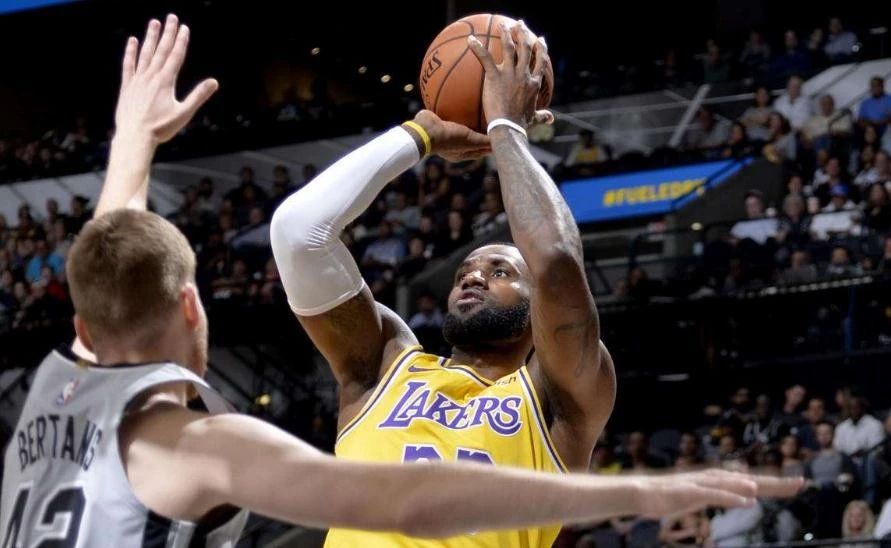  马刺裁掉状元开启重建路  